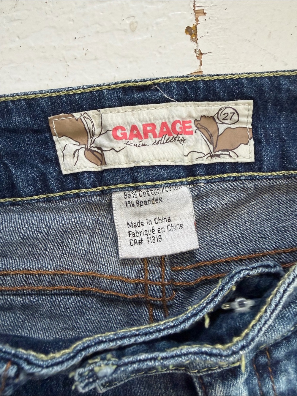 Y2K Garage Low Rise Capris - Picture 3 of 10